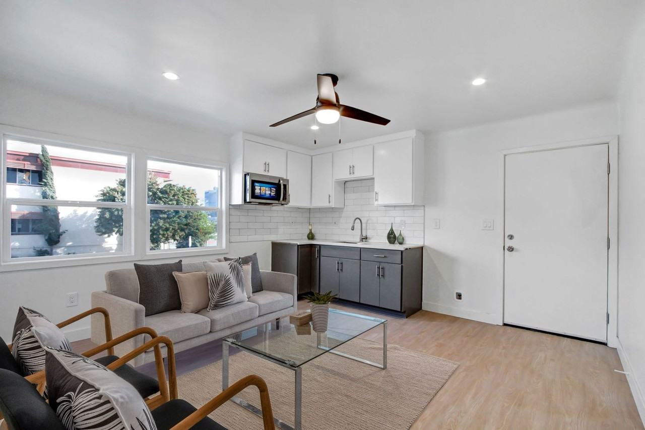 163 S Burlington Ave - Photo 6 of 6