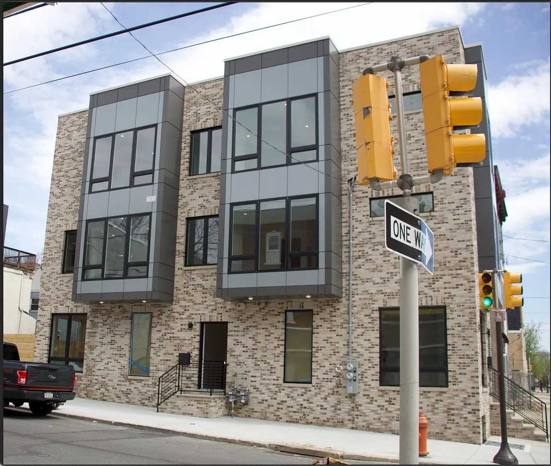 821 Diamond St #1 - Photo 2 of 12