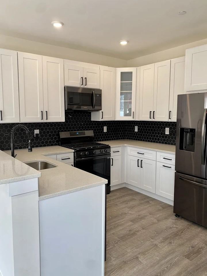 821 Diamond St #1 - Photo 4 of 12