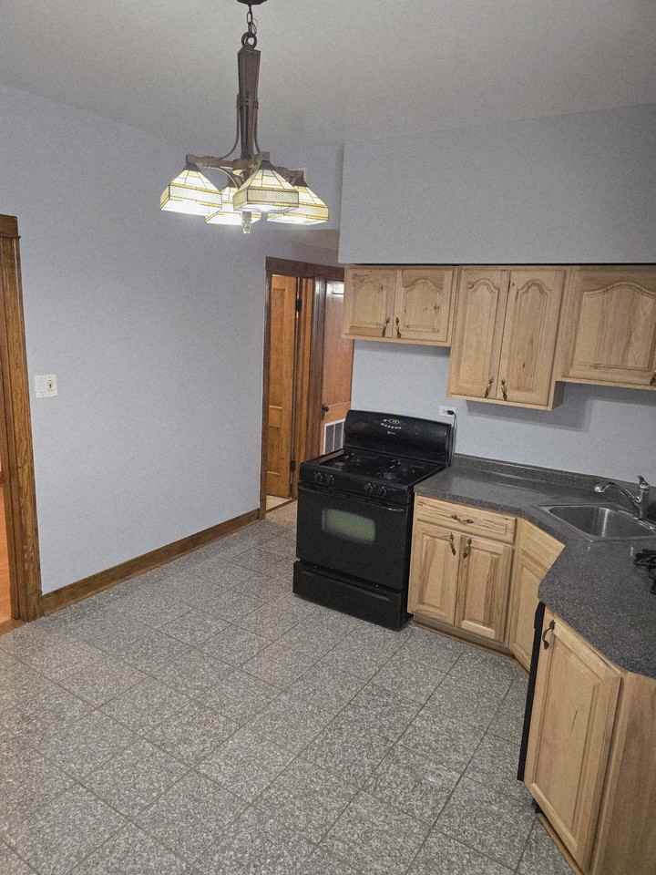 919 N Leavitt St #2F - Photo 7 of 17