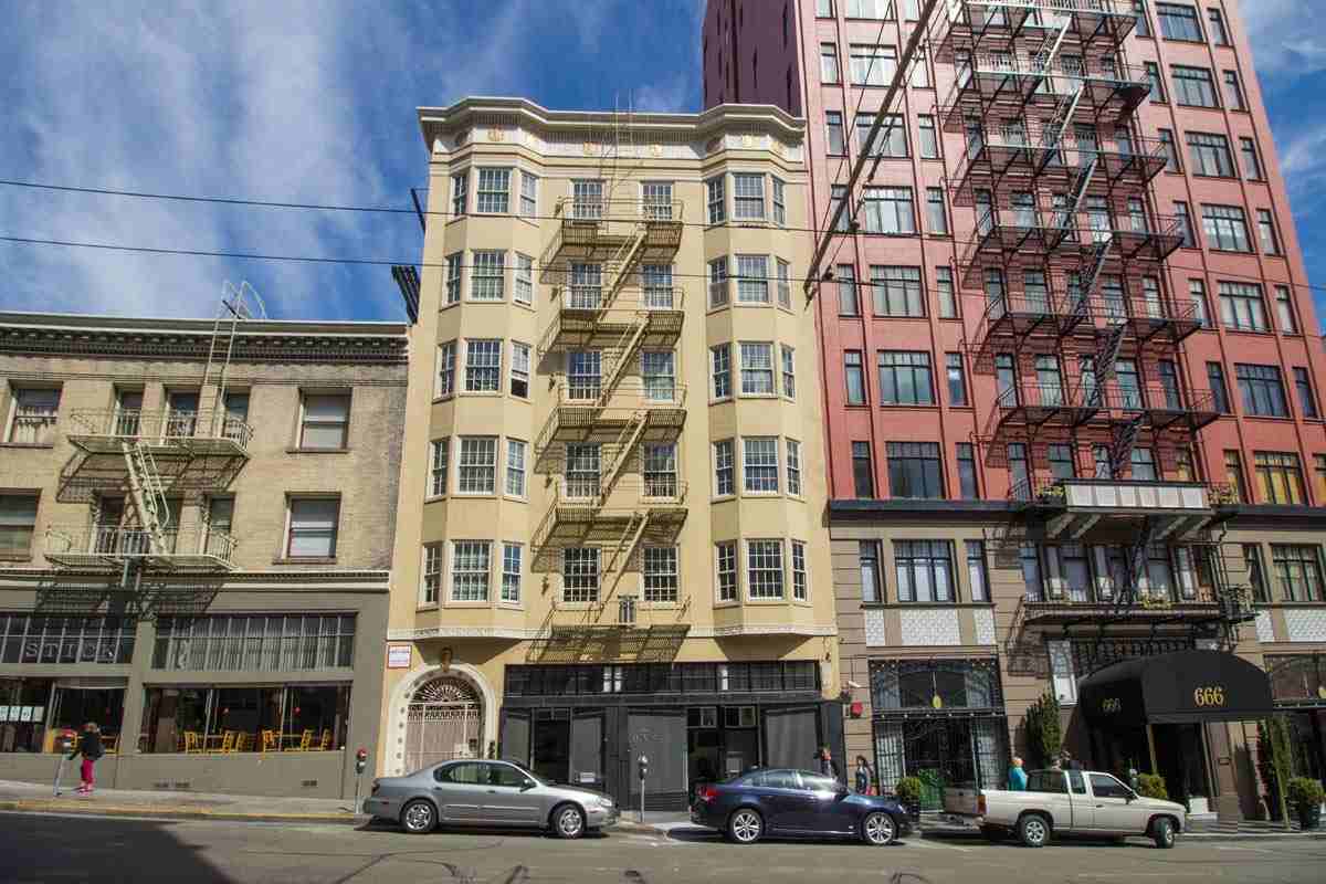 686 Post - Photo 2 of 25