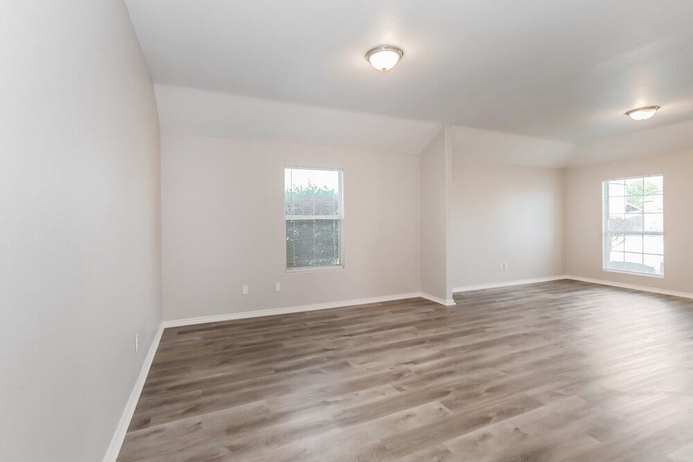 12419 Pinestraw Rd - Photo 5 of 16