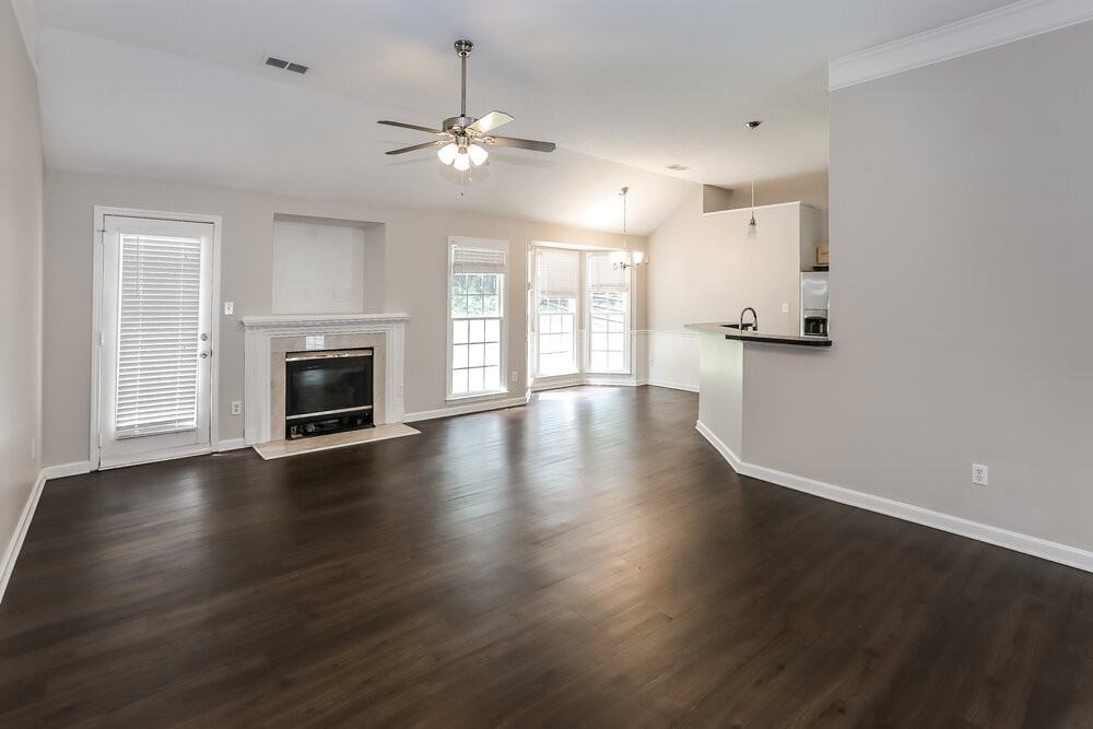 11621 Long Forest Dr - Photo 5 of 16