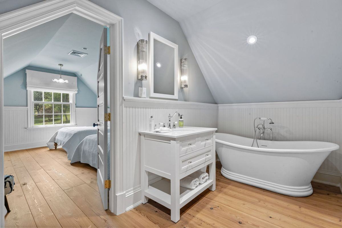 20 Old Post Rd - Photo 3 of 3