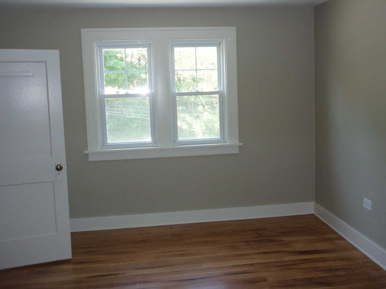 1332 Walker Avenue Northwest - Photo 2 of 10