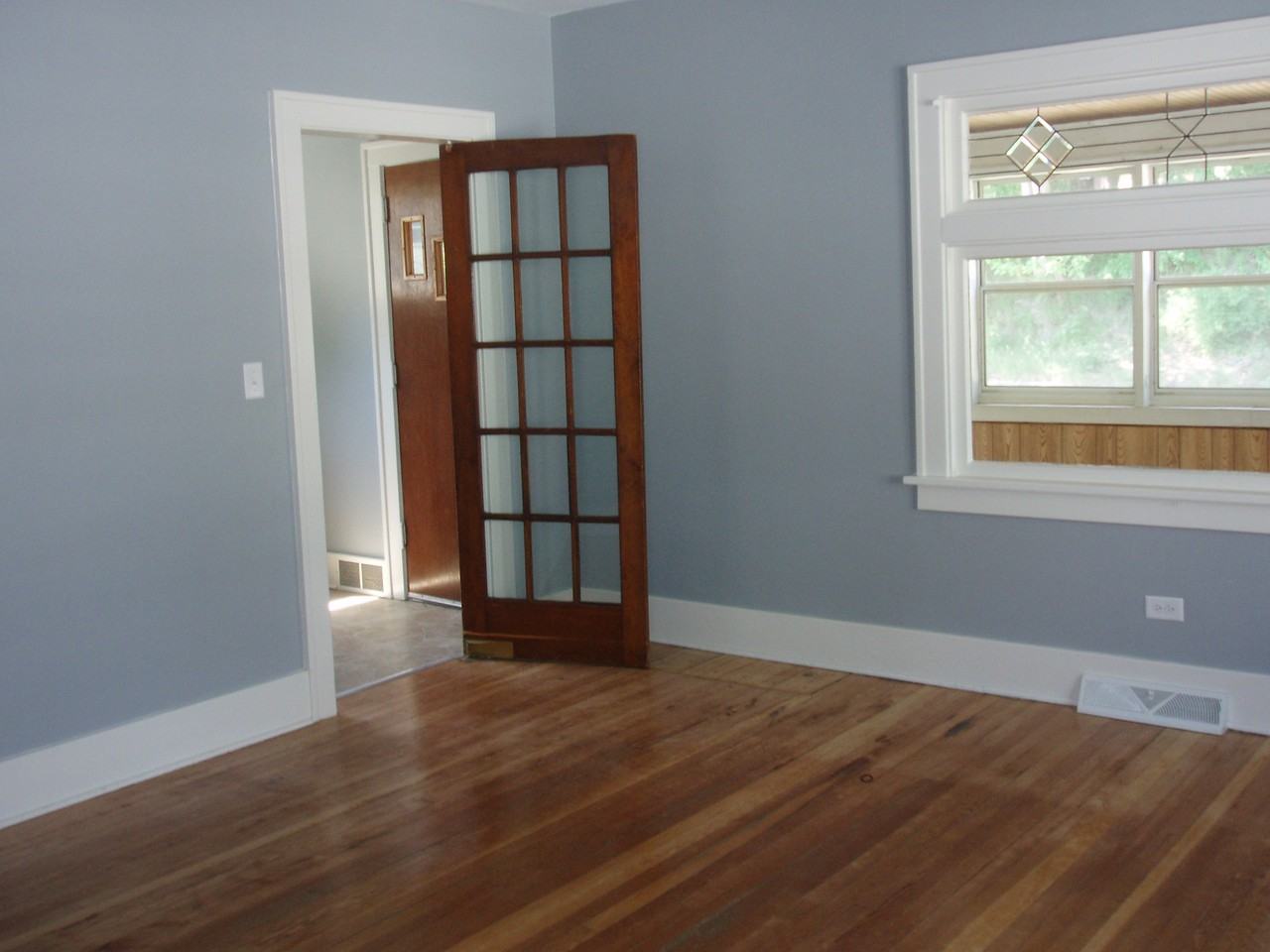 1332 Walker Avenue Northwest - Photo 3 of 10