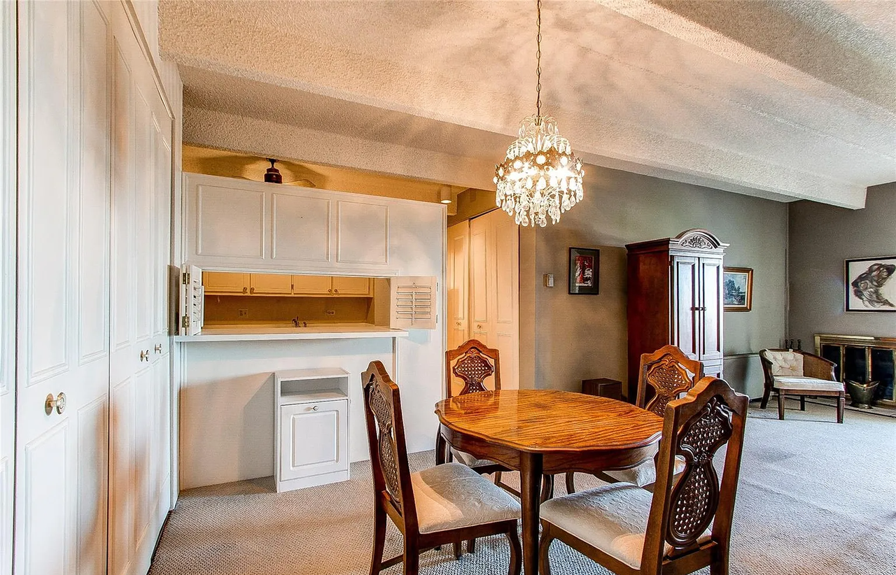 130 North Pearl Street #1105 - Photo 3 of 23