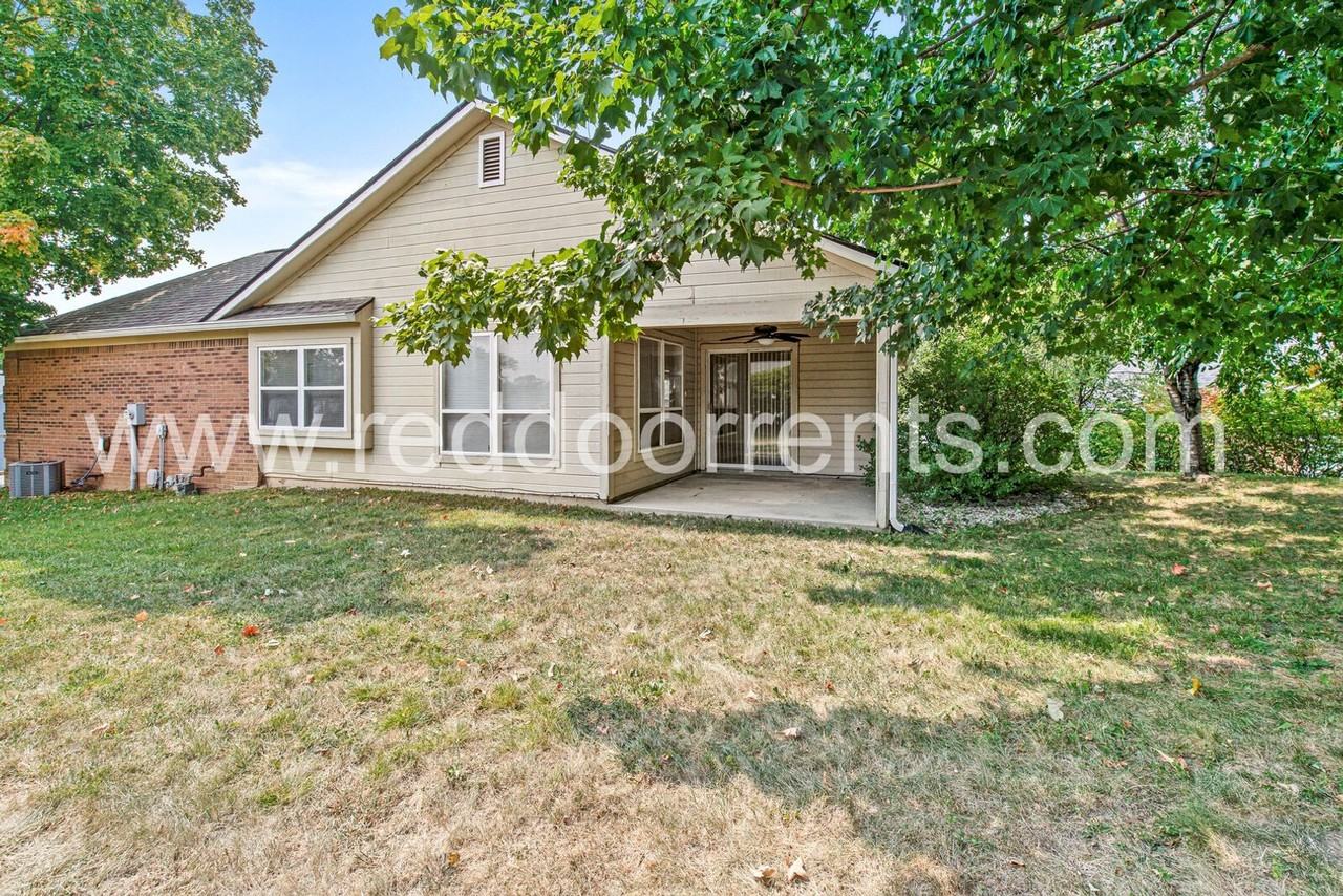 7722 Trophy Club Drive South - Photo 2 of 30