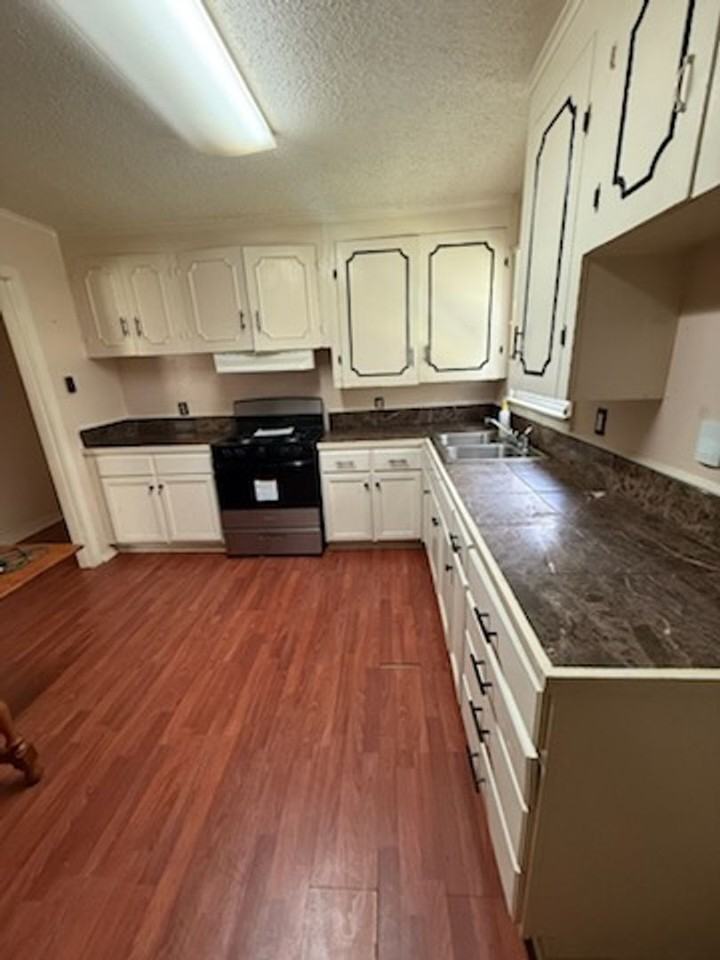 4116 Southern Ave - Photo 4 of 9