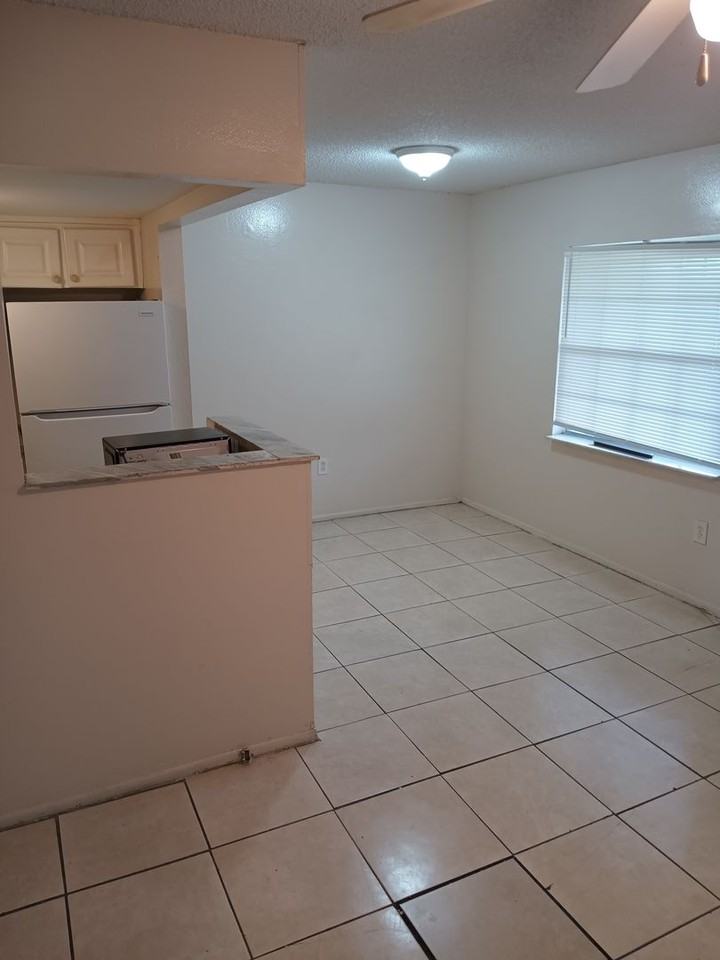 1450 Holden Avenue #D - Photo 3 of 7