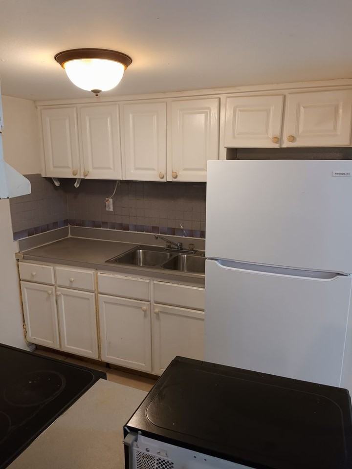 1450 Holden Avenue #D - Photo 4 of 7