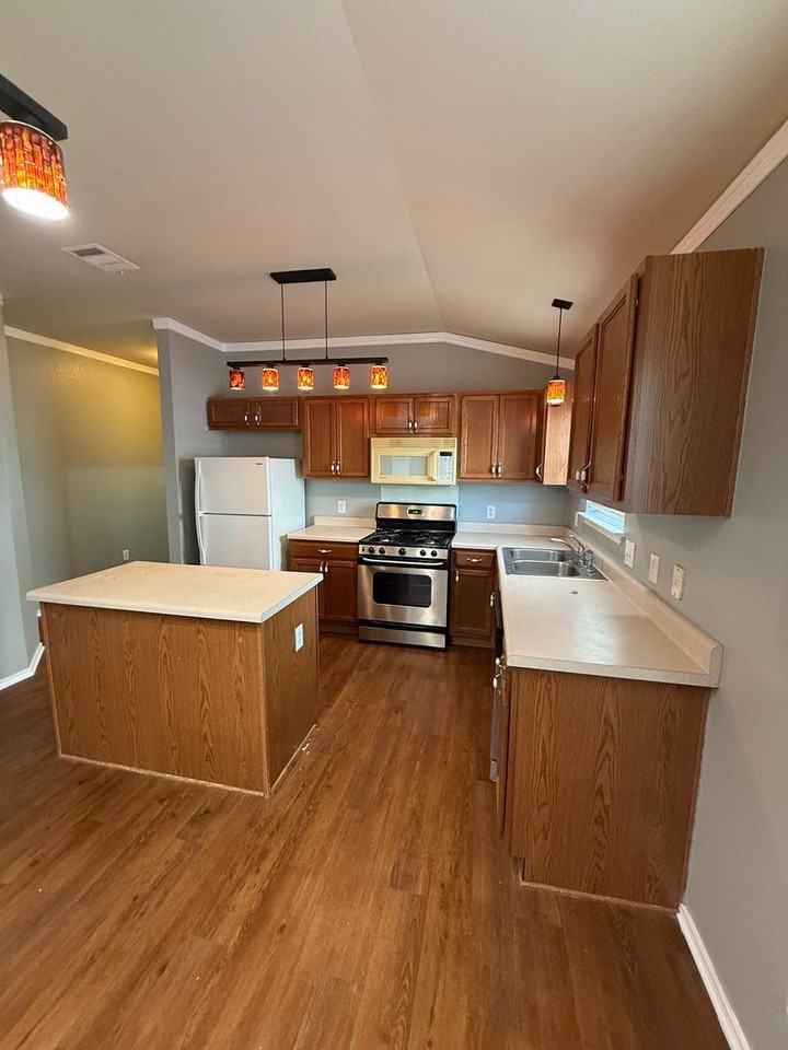 2713 Summerwalk Pl - Photo 3 of 27