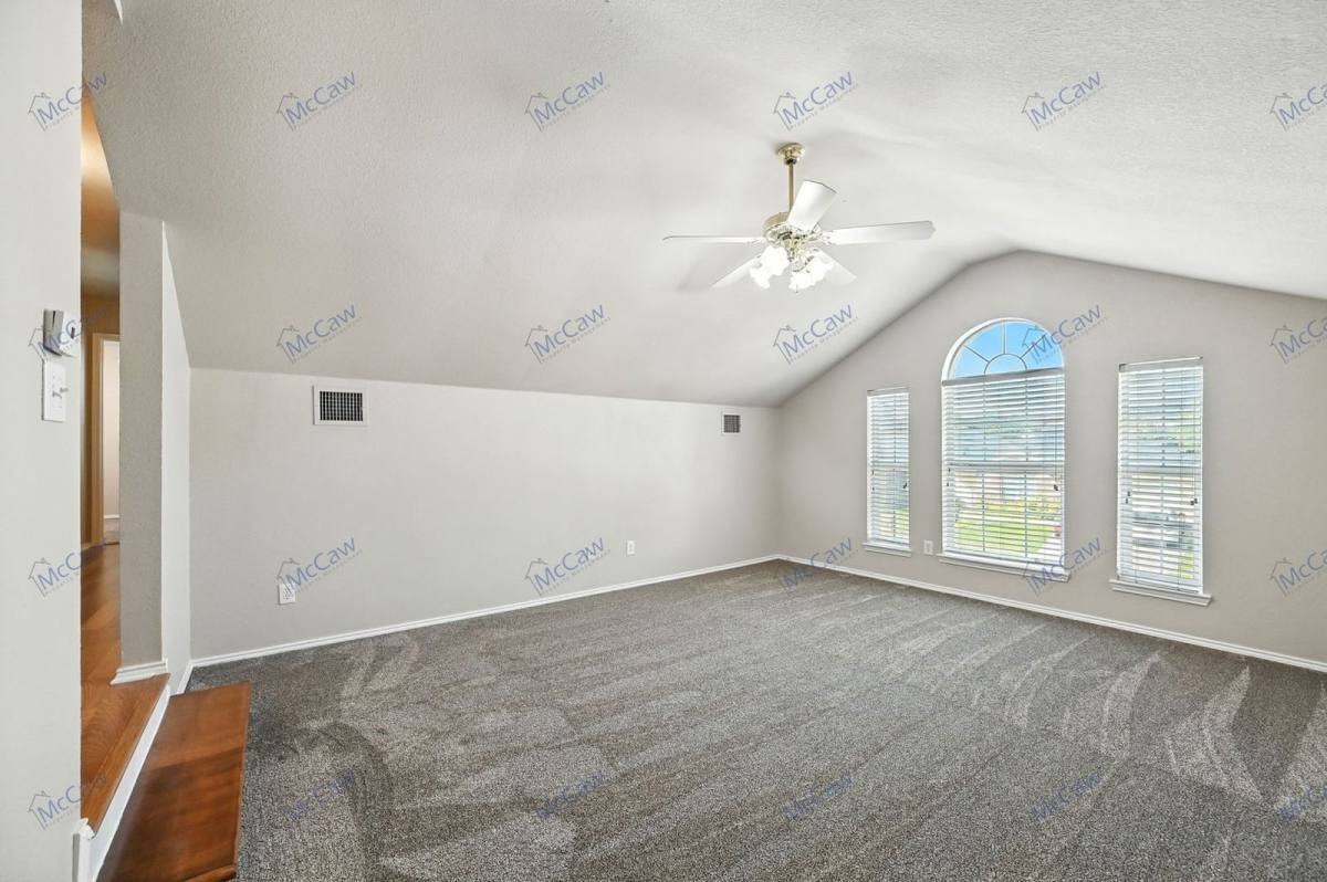 10420 Lake Bend Trl - Photo 2 of 10