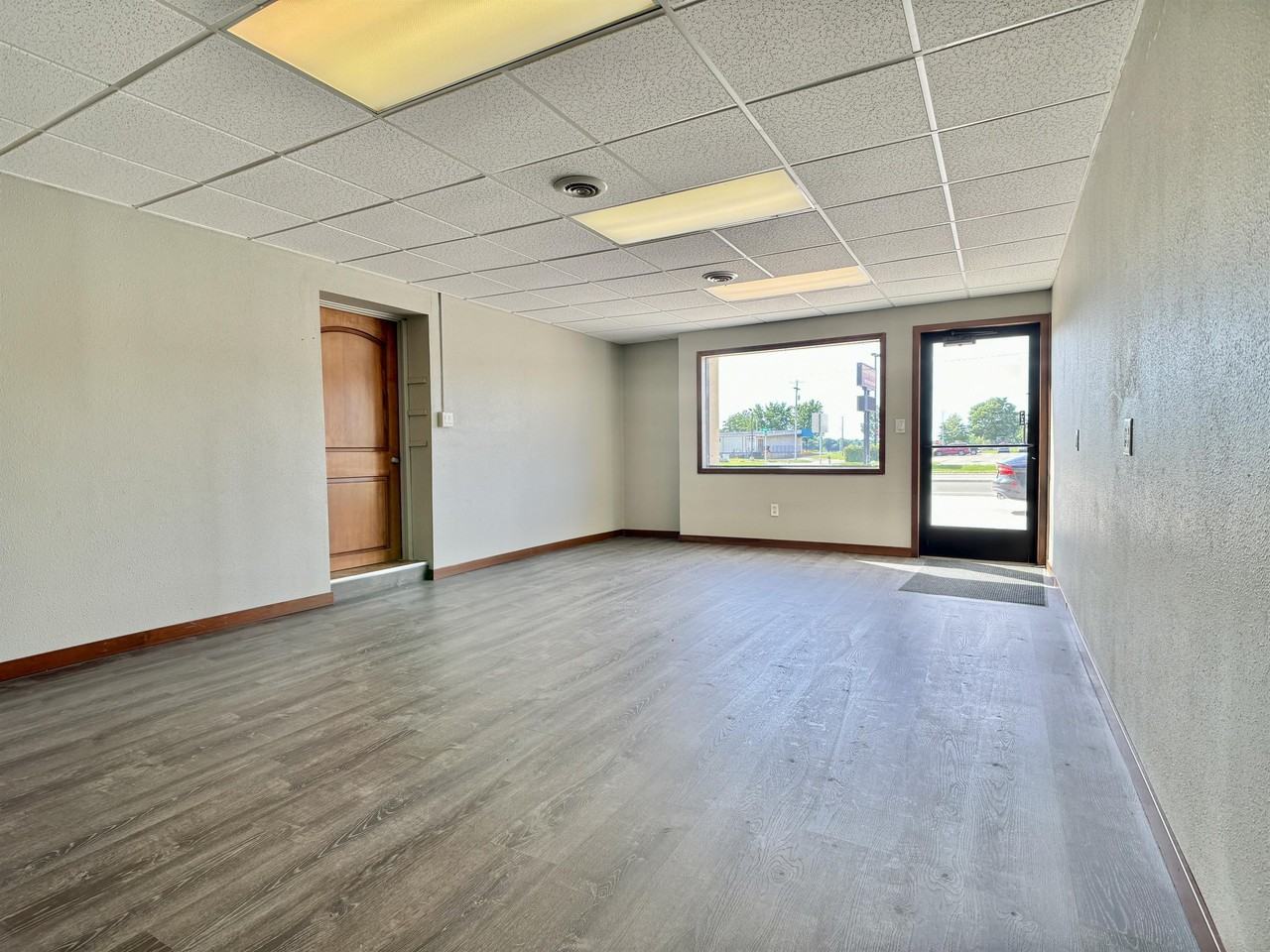 702 E Main St #101 - Photo 5 of 9