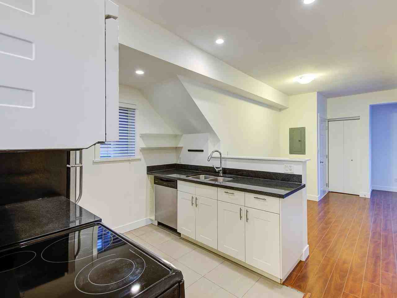 120 King Edward Ave E #GL - Photo 3 of 23