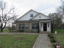 featured image of 214 S 4th St #1