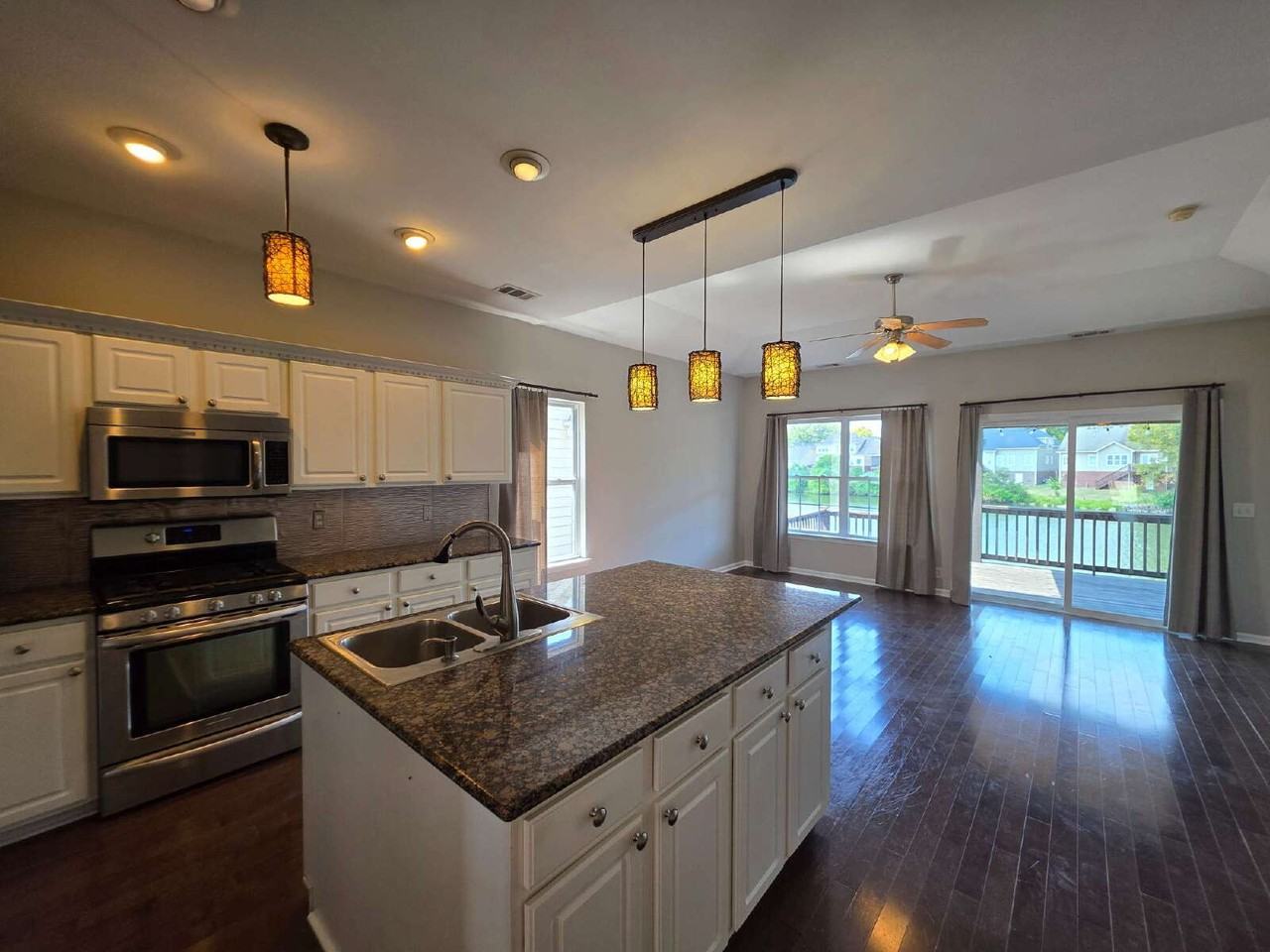 237 Harbor Village Dr - Photo 2 of 31