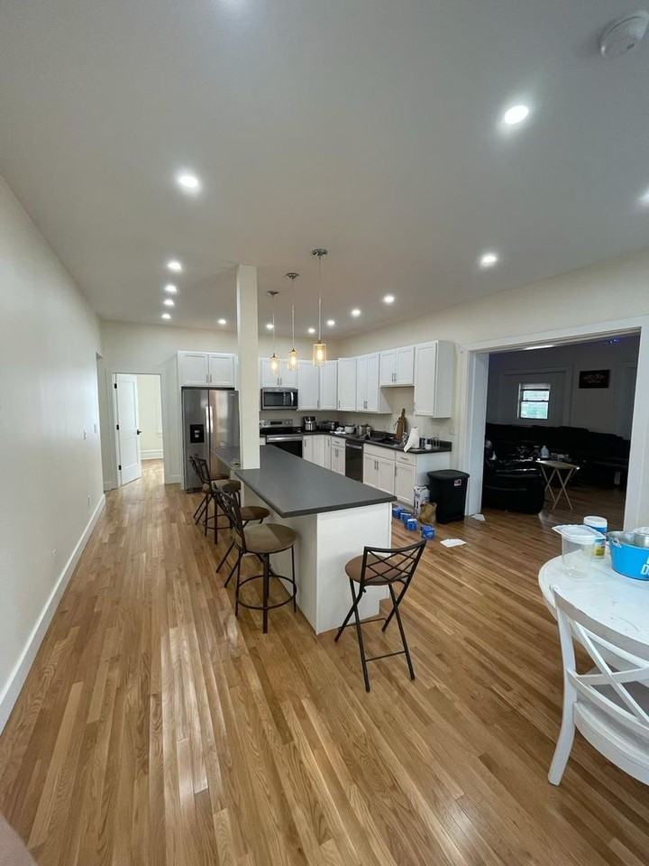 220 E 14th Ave - Photo 3 of 26