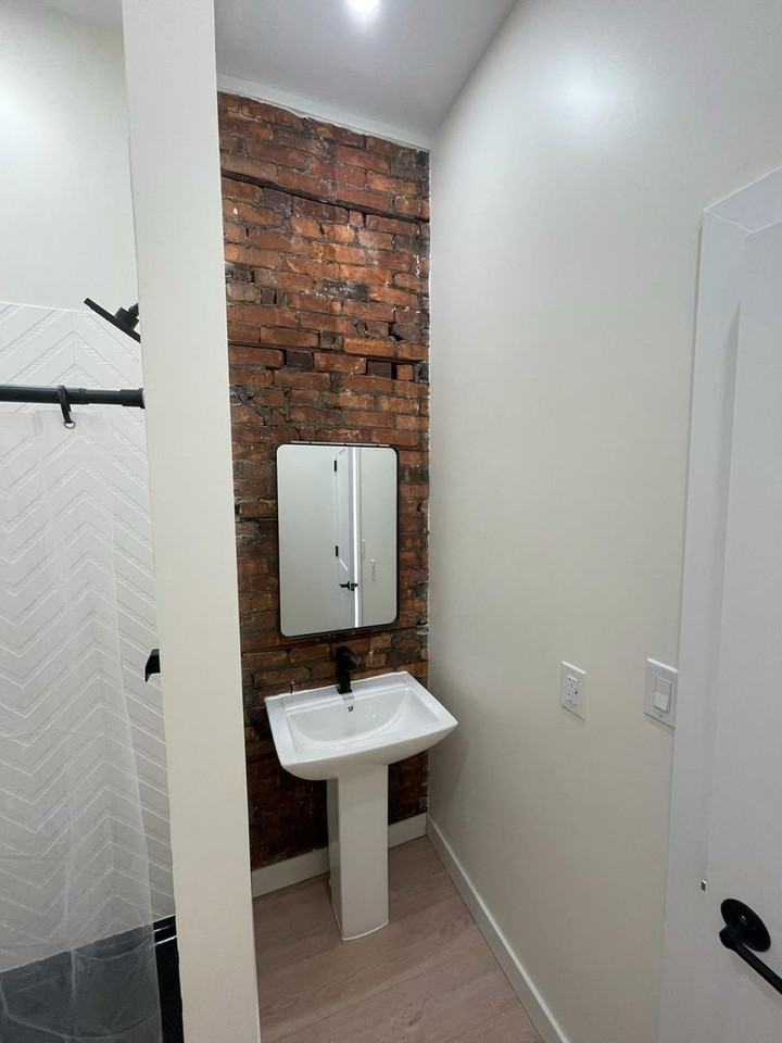 220 E 14th Ave - Photo 7 of 26