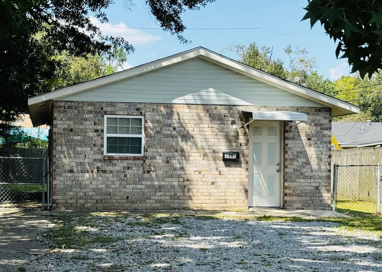 3433 Hollywood St - Photo 3 of 32