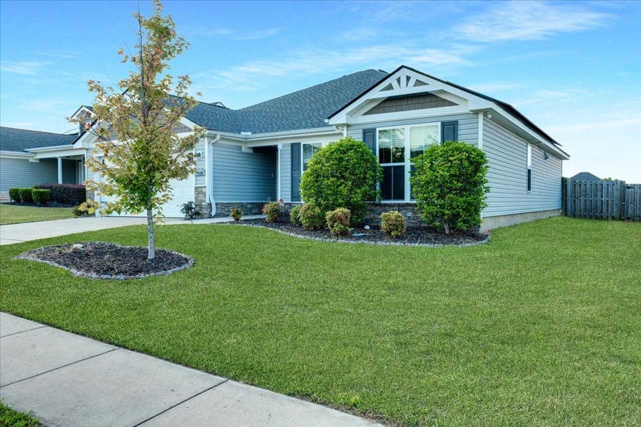 4128 Pullman Cir - Photo 2 of 35