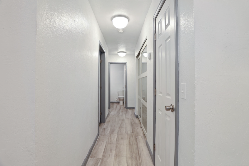 7086 Plymouth Rd - Photo 3 of 31