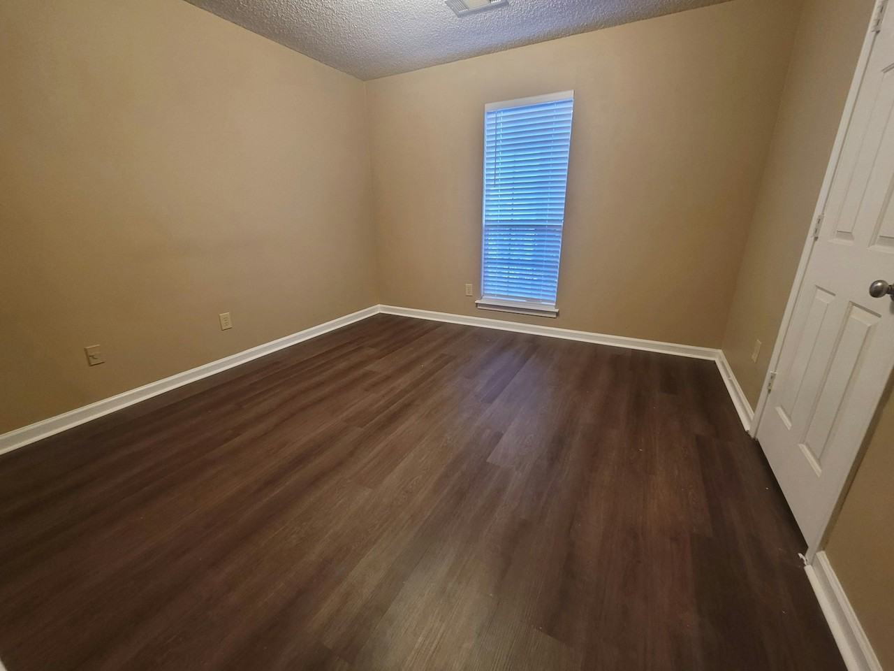 6915 Brady Hill Drive - Photo 3 of 32