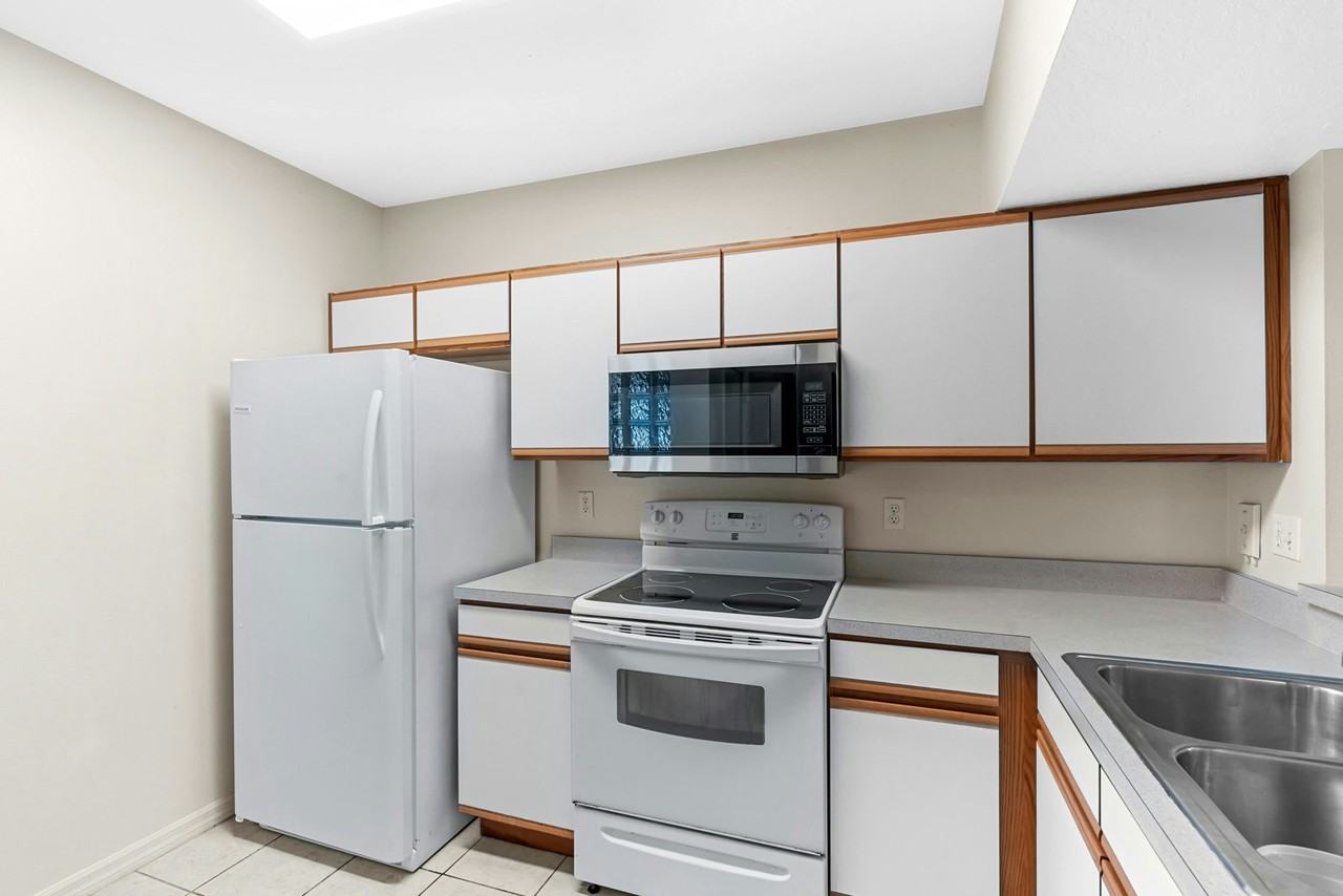 6433 Cypressdale Drive, Unit 102 - Photo 6 of 32