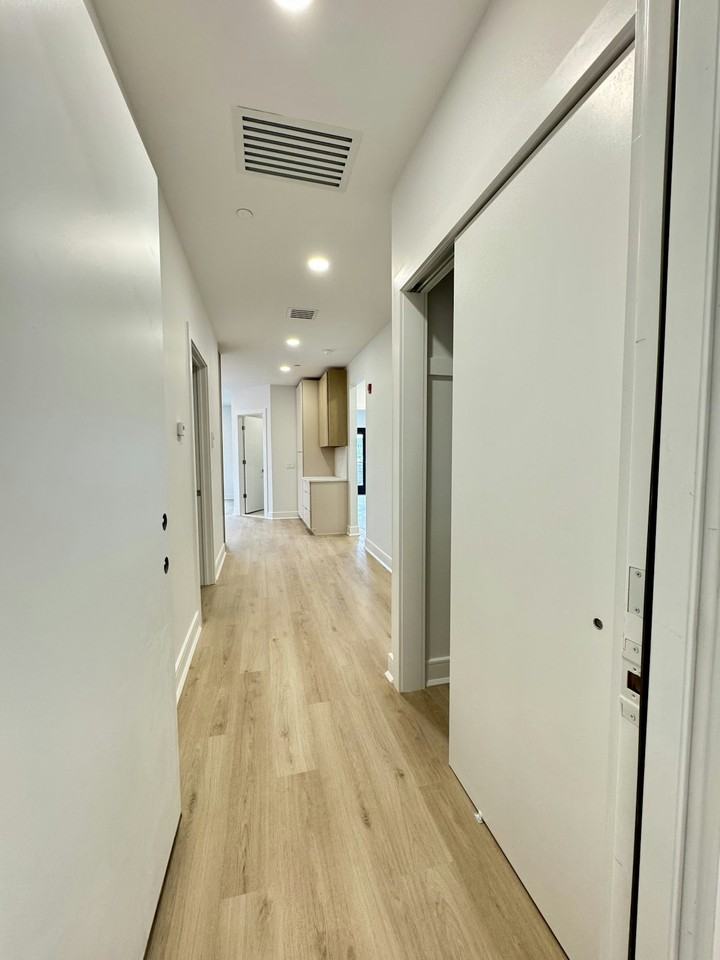 85 West High Street, Unit 3R - Photo 2 of 18