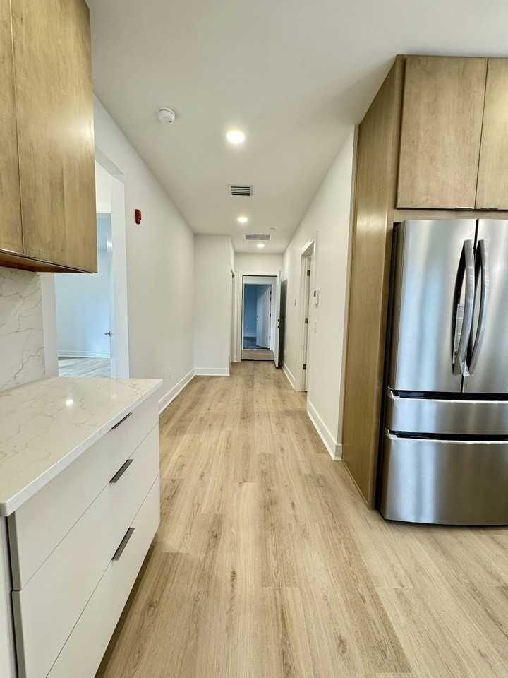 85 West High Street, Unit 3R - Photo 3 of 18