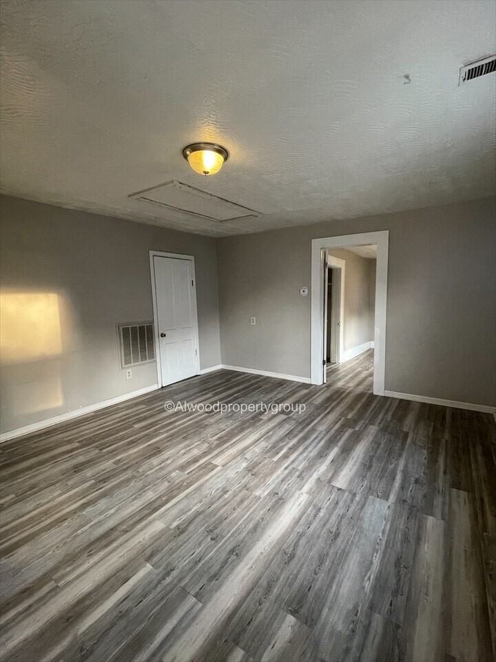 331 West Locust Street - Photo 2 of 13