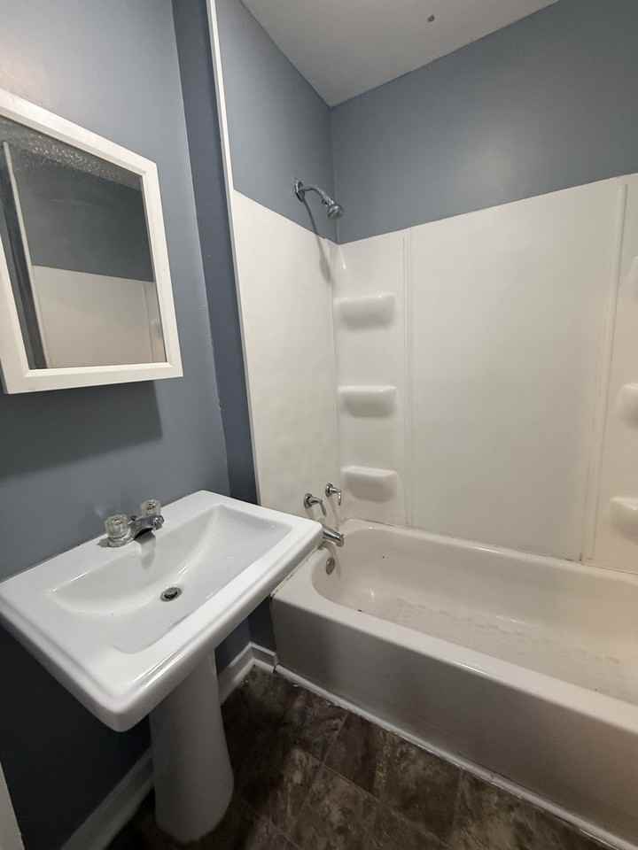 1541 Draper Street - Photo 5 of 11