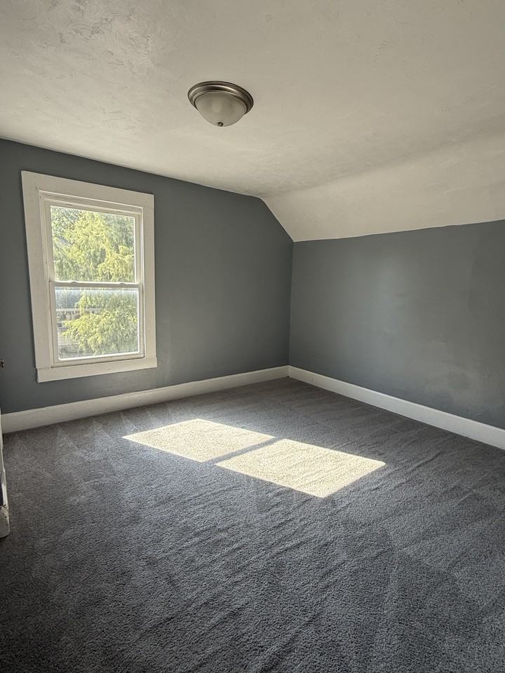 1541 Draper Street - Photo 6 of 11