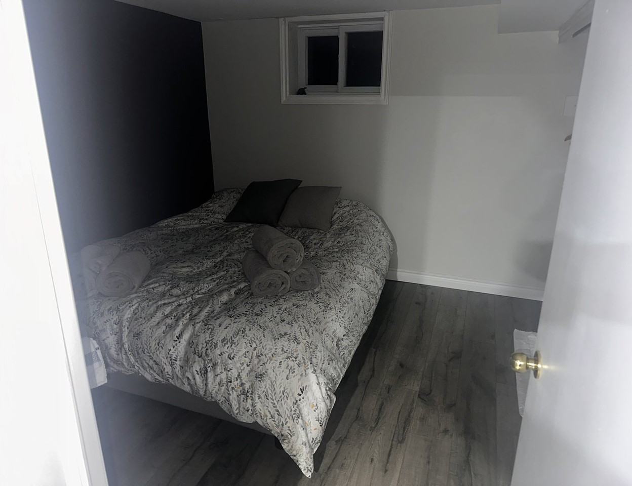 42 Stephen Dr - Photo 2 of 7