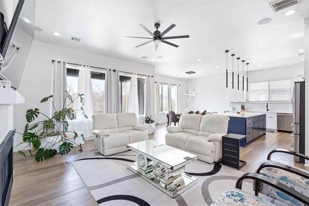 1603 Nw Santorini Ln - Photo 5 of 30