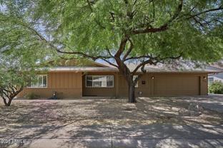 8209 E Sheridan St - Photo 1 of 1