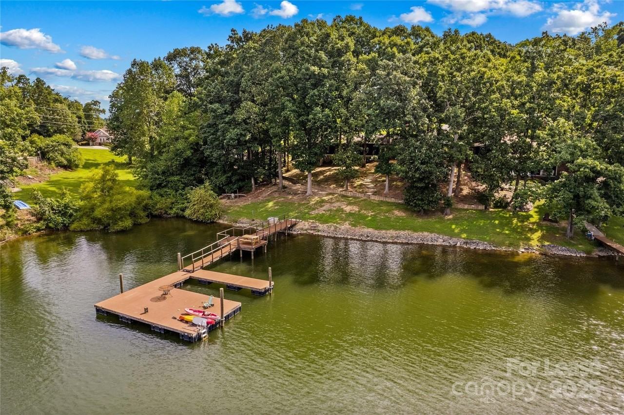 173 Waddell Rd - Photo 3 of 47