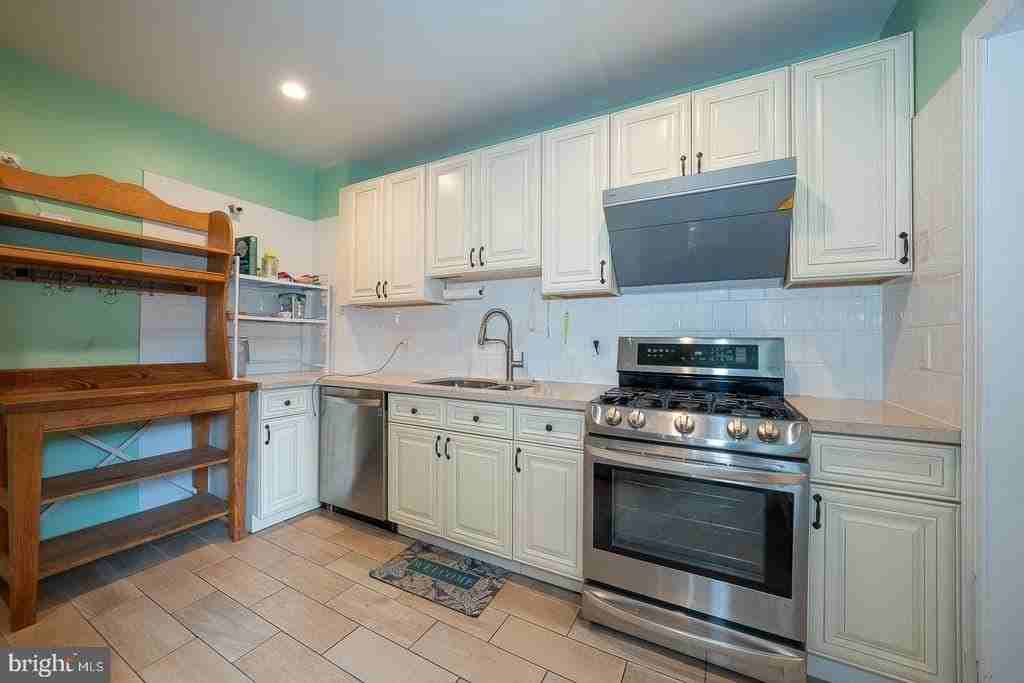 110 Llanfair Rd - Photo 7 of 30