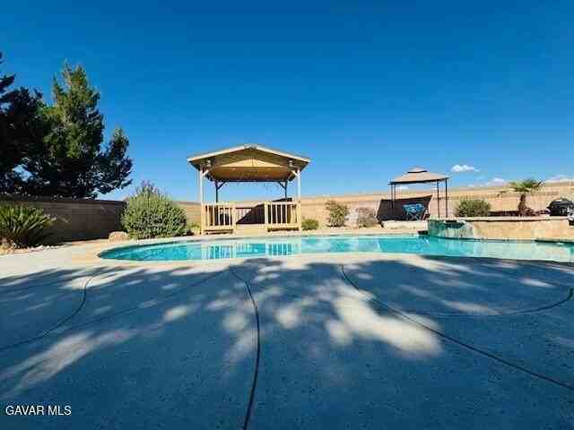 42636 Roadrunner Way - Photo 2 of 19