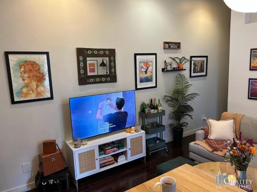 75 West 71st Street - Photo 2 of 10