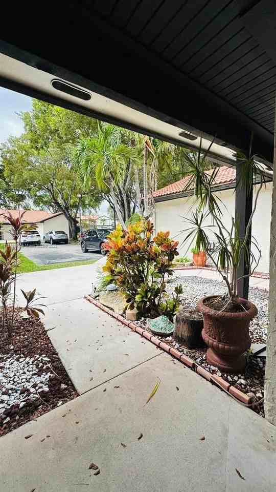 15210 Southwest 48th Terrace #G83 - Photo 7 of 31