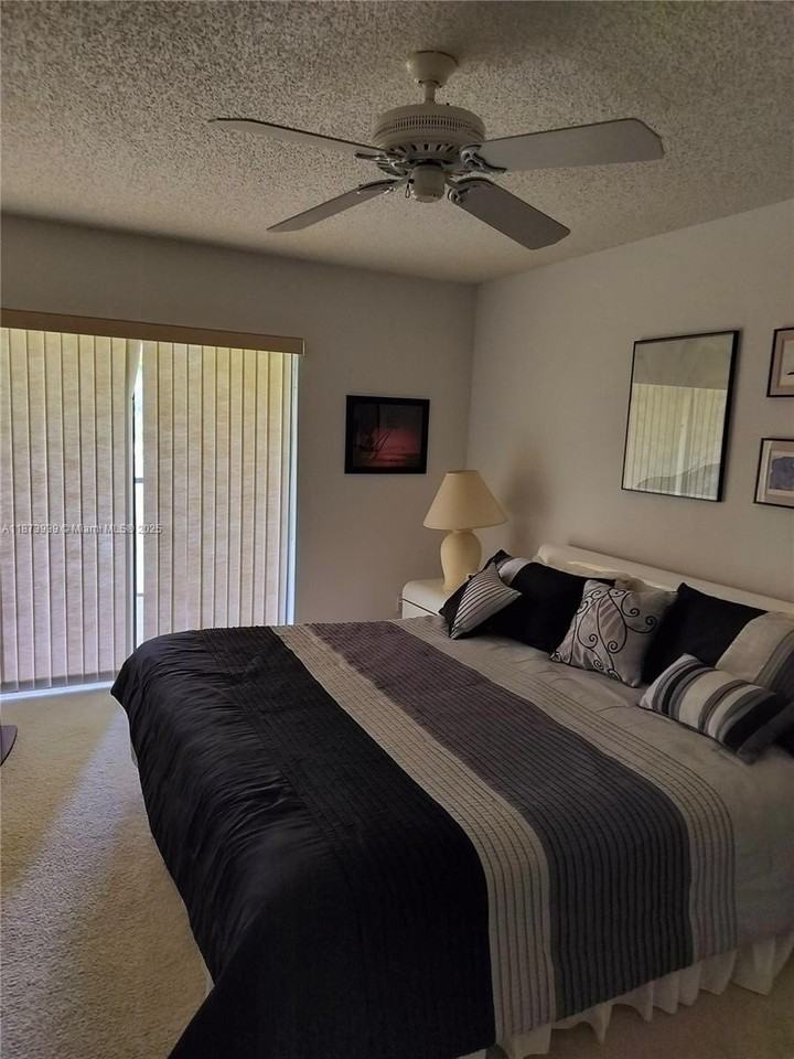 1002 Keystone Dr #F - Photo 5 of 10