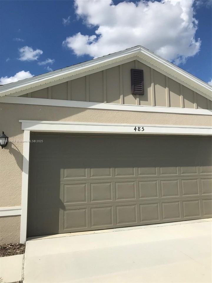 485 Overpool Ave #485 - Photo 2 of 12