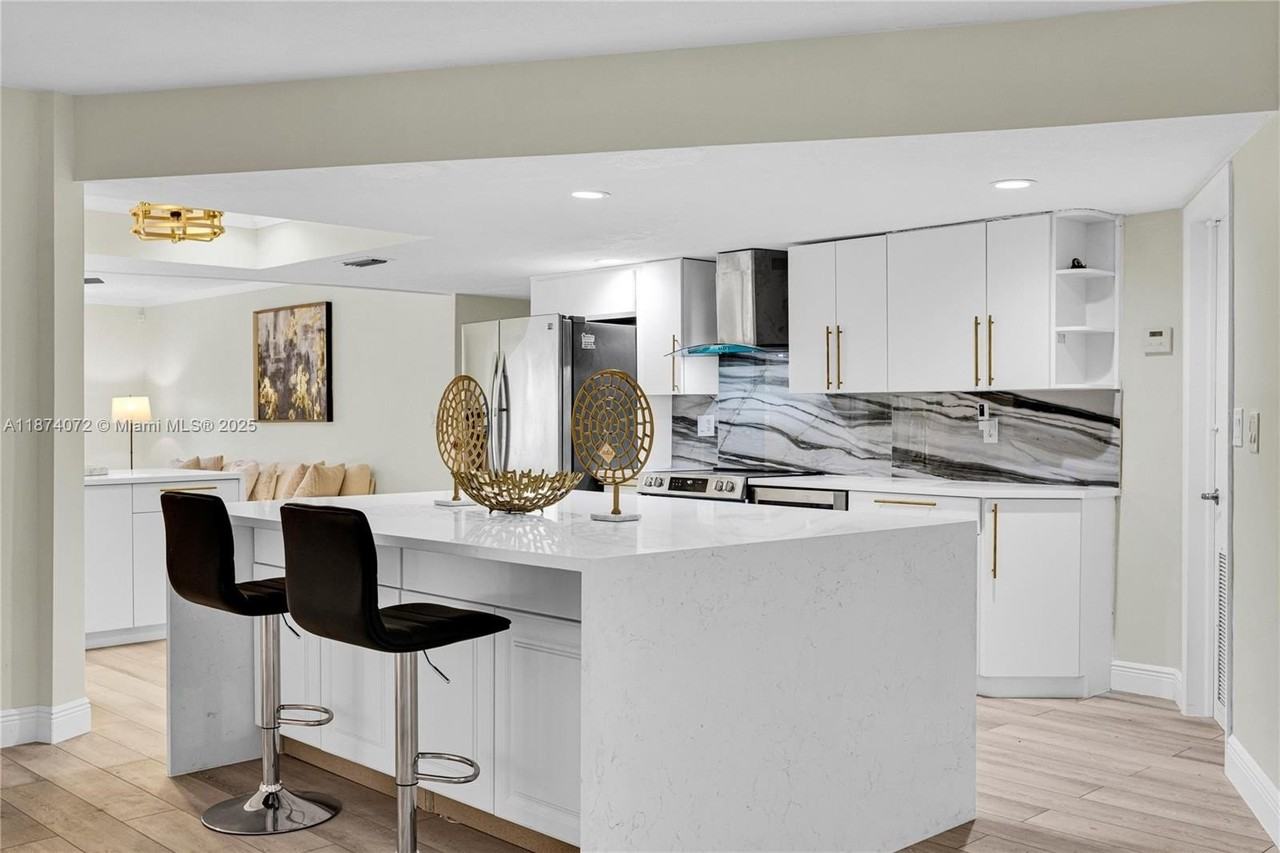 5706 Guava Dr - Photo 3 of 50