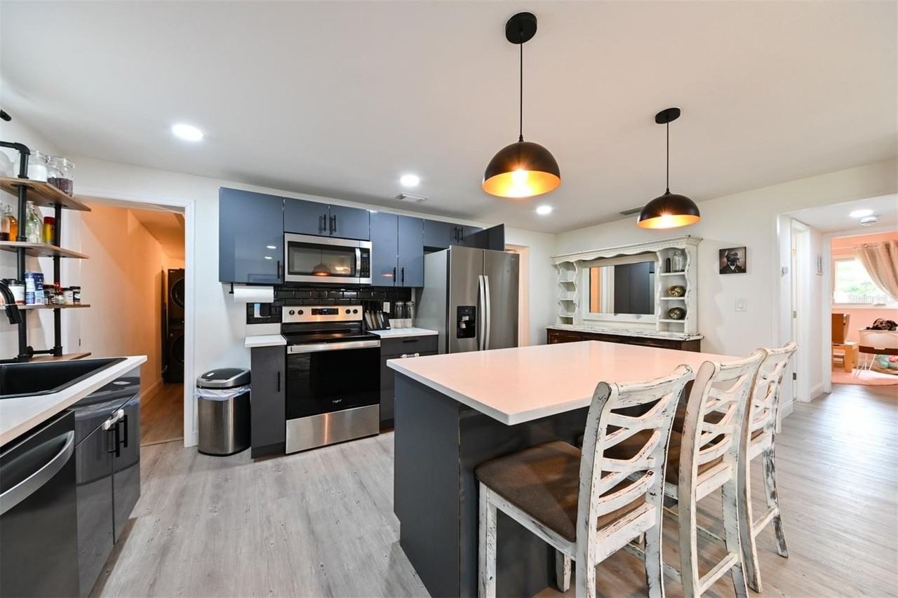 4114 W Olive St - Photo 4 of 29