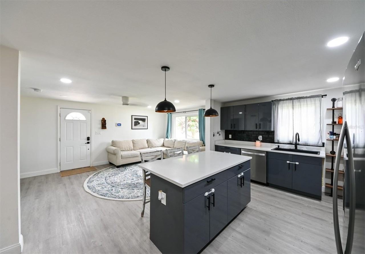 4114 W Olive St - Photo 5 of 29