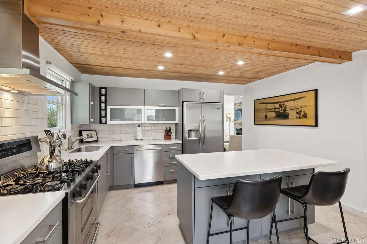 80 Towd Point Rd - Photo 7 of 30