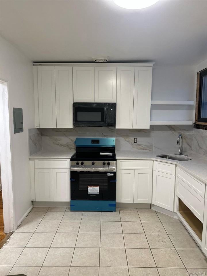 1666 New York Ave - Photo 2 of 7