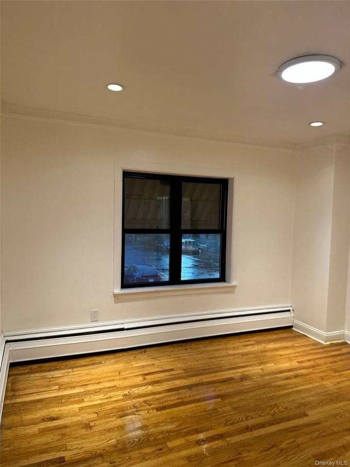 1666 New York Ave - Photo 4 of 7