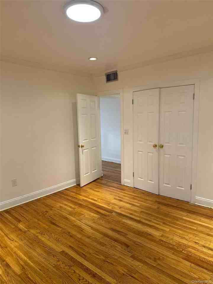 1666 New York Ave - Photo 5 of 7